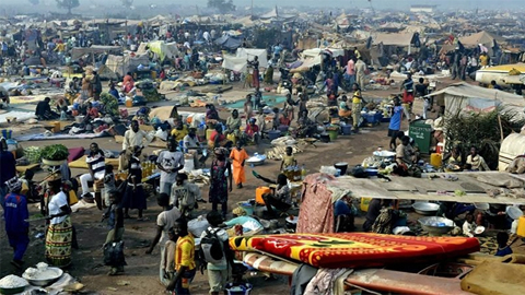 Cuộc sống của người dân di cư tại một trại tị nạn ở châu Phi. Ảnh THE NEW TIMES (Ru-An-Đa)