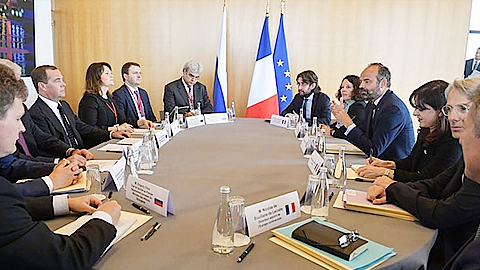 Các nhà lãnh đạo Nga và Pháp hội đàm tại thành phố Lơ A-vrơ, Pháp. Ảnh: GOVERNMENT.RU