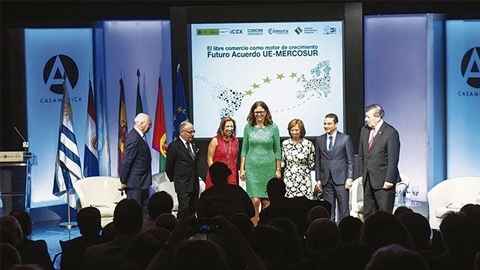 Các quan chức thương mại Mercosur và EU trong một phiên thảo luận.