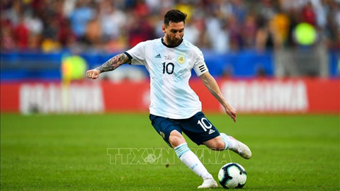 Cầu thủ Argentina Lionel Messi (giữa) trong trận tứ kết Copa America giữa Argentina và Venezuela tại Rio de Janeiro, Brazil, ngày 28/6/2019. Ảnh: THX/TTXVN