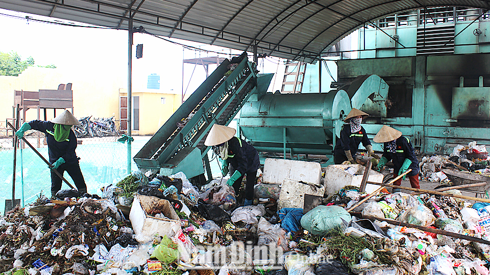 Lò xử lý rác của Công ty Trách nhiệm hữu hạn Tân Thiên Phú (Xuân Trường).