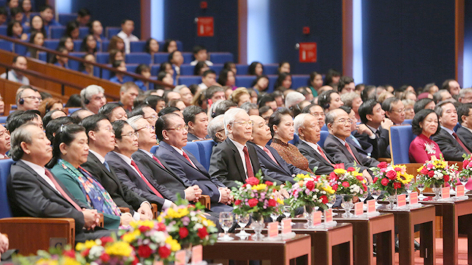 Các đồng chí lãnh đạo Đảng, Nhà nước tham dự buổi lễ.