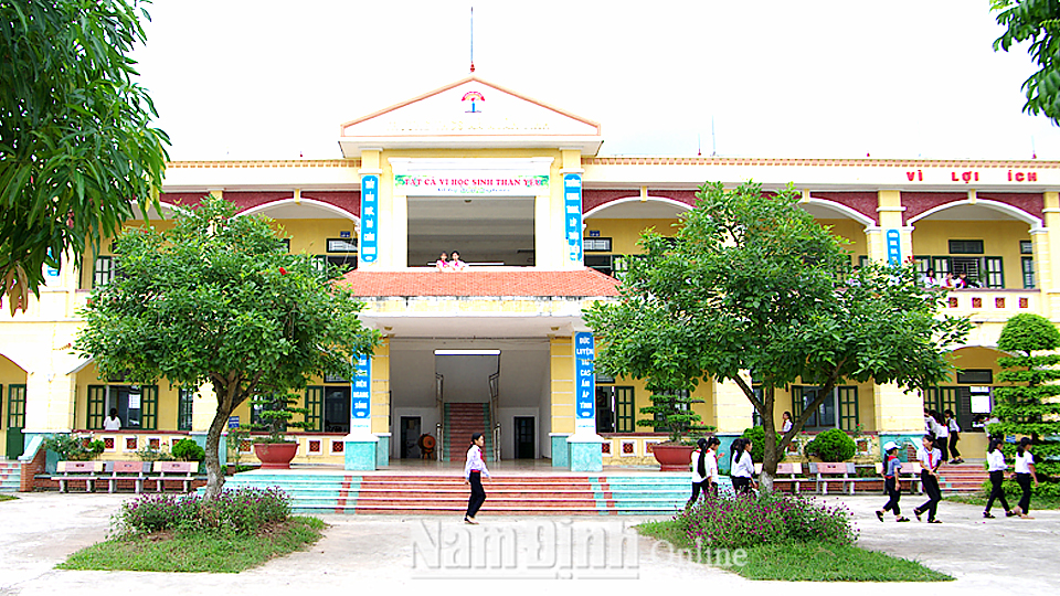 Trường Trung học cơ sở Xuân Vinh được đầu tư nâng cấp khang trang, sạch đẹp. 