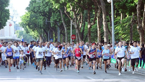Giải chạy năm nay ghi nhận số lượng đông đảo VĐV nước ngoài tham dự.