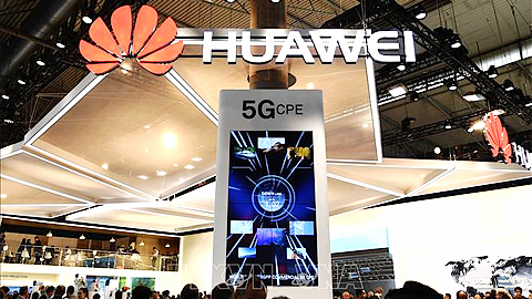Huawei trưng bày công nghệ mạng 5G tại Triển lãm Di động Thế giới ở Barcelona, Tây Ban Nha. Ảnh: THX/TTXVN