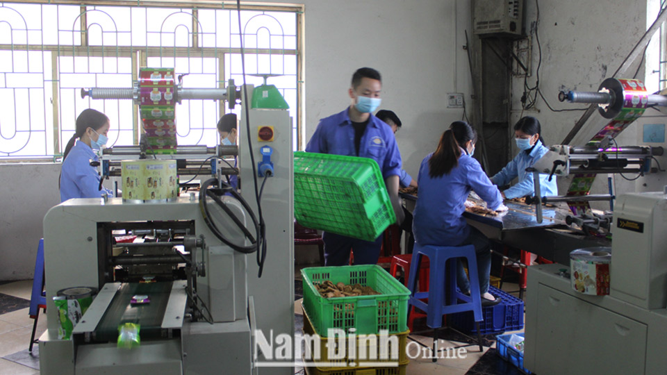 Sản xuất tại Công ty Trách nhiệm hữu hạn Bánh kẹo Thành Hải, Khu công nghiệp Hòa Xá (thành phố Nam Định).