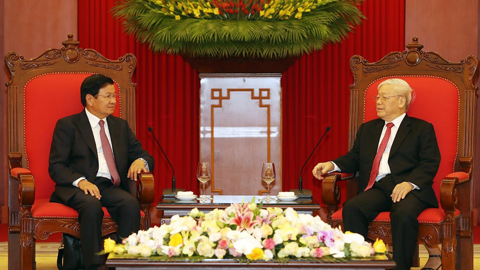 Tổng Bí thư, Chủ tịch nước Nguyễn Phú Trọng tiếp Thủ tướng Lào Thoong-lun Xi-xu-lít.  Ảnh: Trí Dũng - TTXVN