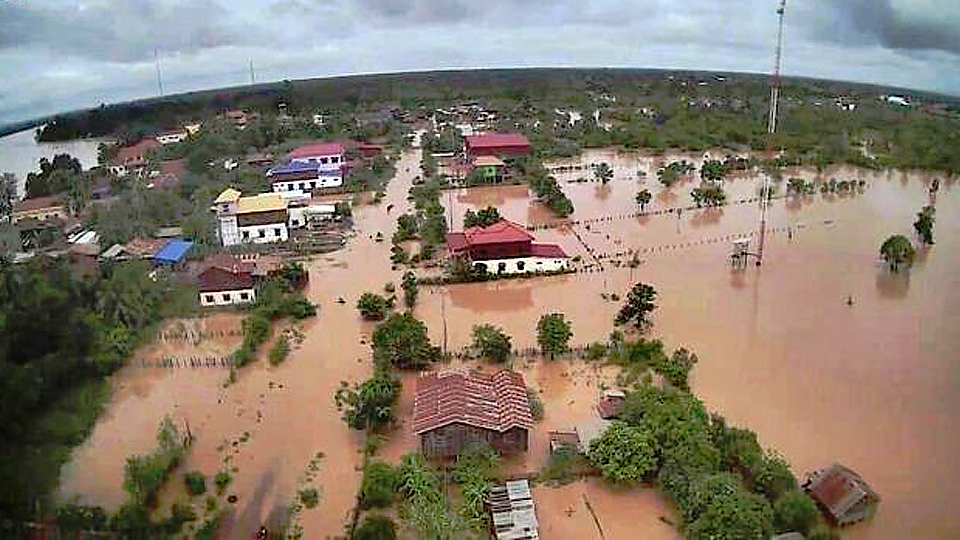 Lũ lụt gây thiệt hại lớn về người và tài sản tại Campuchia.