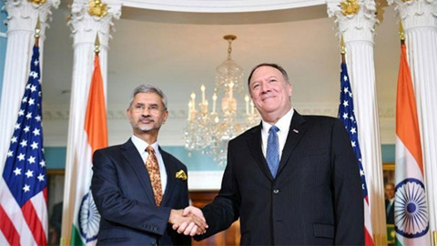 Ngoại trưởng Ấn Độ S. Jaishankar (bên trái) gặp người đồng cấp Mỹ Mike Pompeo tại Washington.  Ảnh: news.yahoo.com
