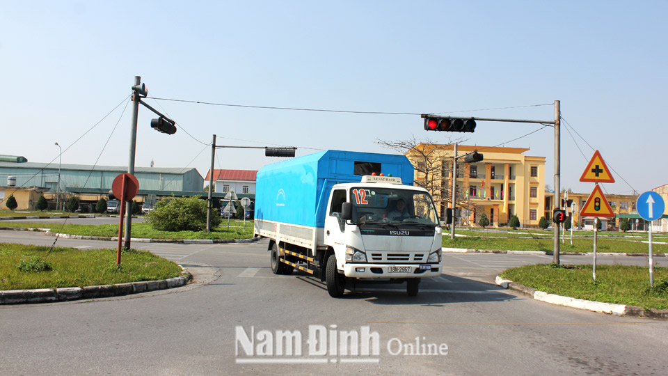 Sát hạch lái xe ô tô tại Trường Trung cấp Giao thông Vận tải Nam Định.