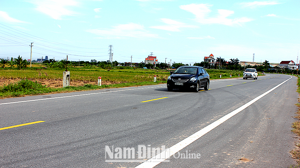 Tỉnh lộ 489C đoạn qua địa phận huyện Xuân Trường mới được đầu tư nâng cấp.