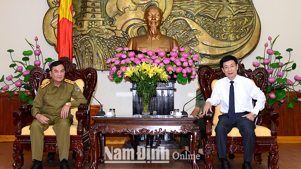 Chủ tịch UBND tỉnh Phạm Đình Nghị tiếp Đoàn đại biểu Công an tỉnh U Đôm Xay.