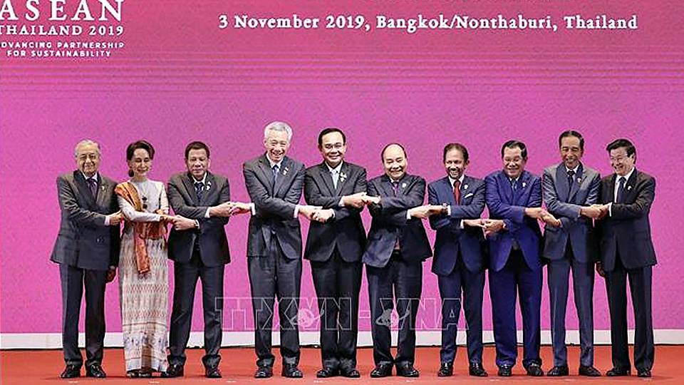 Thủ tướng Nguyễn Xuân Phúc và các Trưởng đoàn tại Lễ khai mạc Hội nghị Cấp cao ASEAN lần thứ 35. Ảnh: Thống Nhất/TTXVN