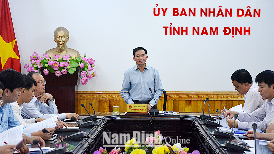 Đồng chí Nguyễn Phùng Hoan, Tỉnh ủy viên, Phó Chủ tịch UBND tỉnh phát biểu kết luận hội nghị.
