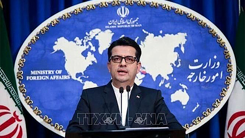 Người phát ngôn Bộ Ngoại giao Iran Abbas Mousavi phát biểu tại cuộc họp báo ở Tehran. Ảnh: IRNA/TTXVN