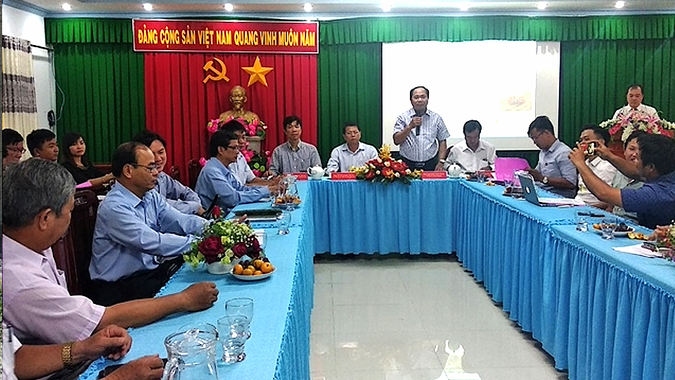 Quang cảnh buổi họp báo tại Vĩnh Long, sáng 12-11. 