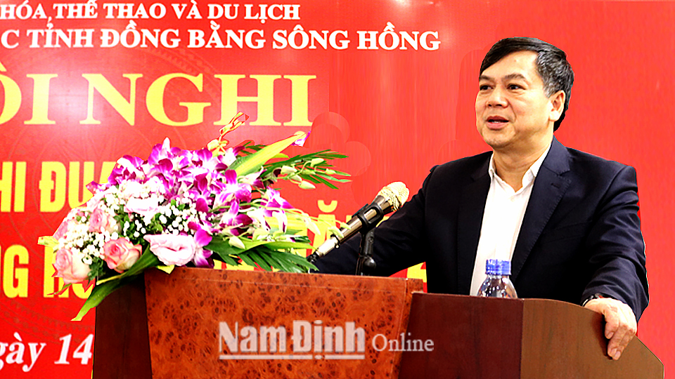 Đồng chí Trần Lê Đoài, Tỉnh ủy viên, Phó Chủ tịch UBND tỉnh phát biểu chào mừng hội nghị.