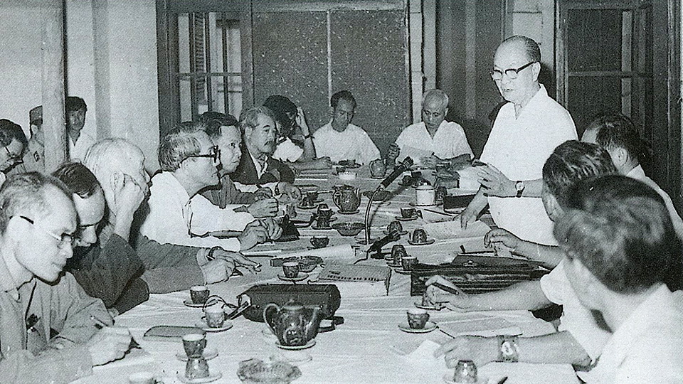 Đồng chí Trường Chinh tại Hội nghị chỉ đạo biên soạn bộ sách Hồ Chí Minh Toàn tập, ngày 20-4-1978.
