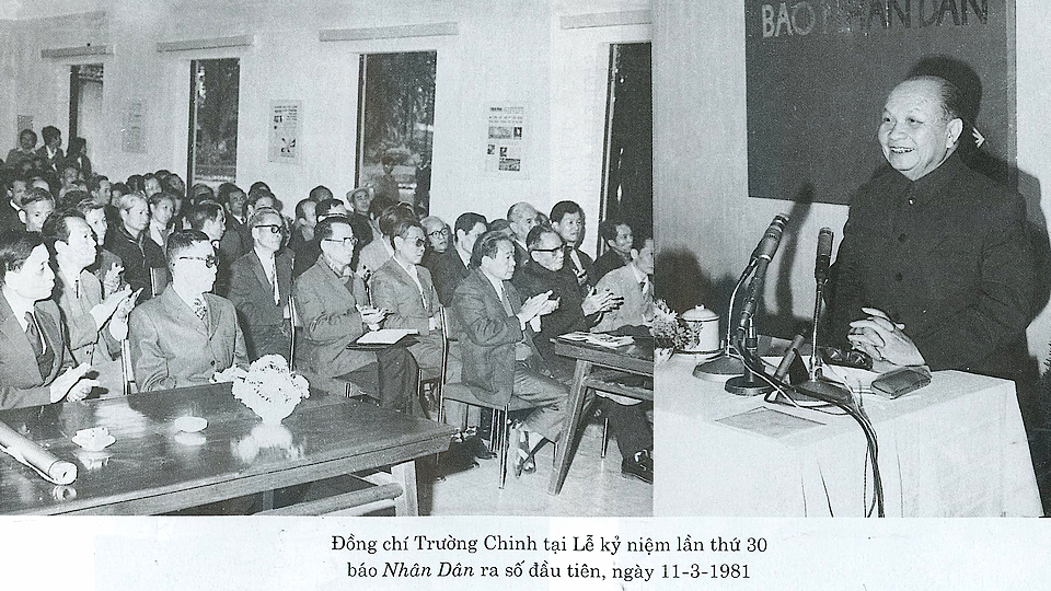 Đồng chí Trường Chinh tại Lễ kỷ niệm lần thứ 30 báo Nhân Dân ra số đầu tiên, ngày 11-3-1981.