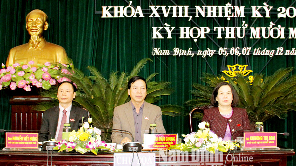 Chủ tọa kỳ họp    Trần Văn Trọng