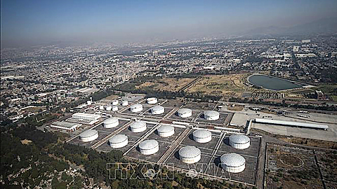 Một cơ sở lọc dầu của Pemex tại Azcapotzalco, ngoại ô Mexico City, Mexico, ngày 4/2/2019. Ảnh: AFP/ TTXVN