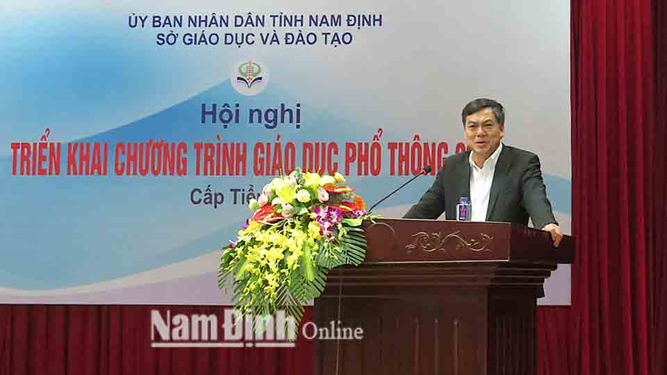 Đồng chí Trần Lê Đoài, Tỉnh ủy viên, Phó Chủ tịch UBND tỉnh, Trưởng Ban Chỉ đạo chương trình giáo dục phổ thông 2018 của tỉnh phát biểu kết luận hội nghị.