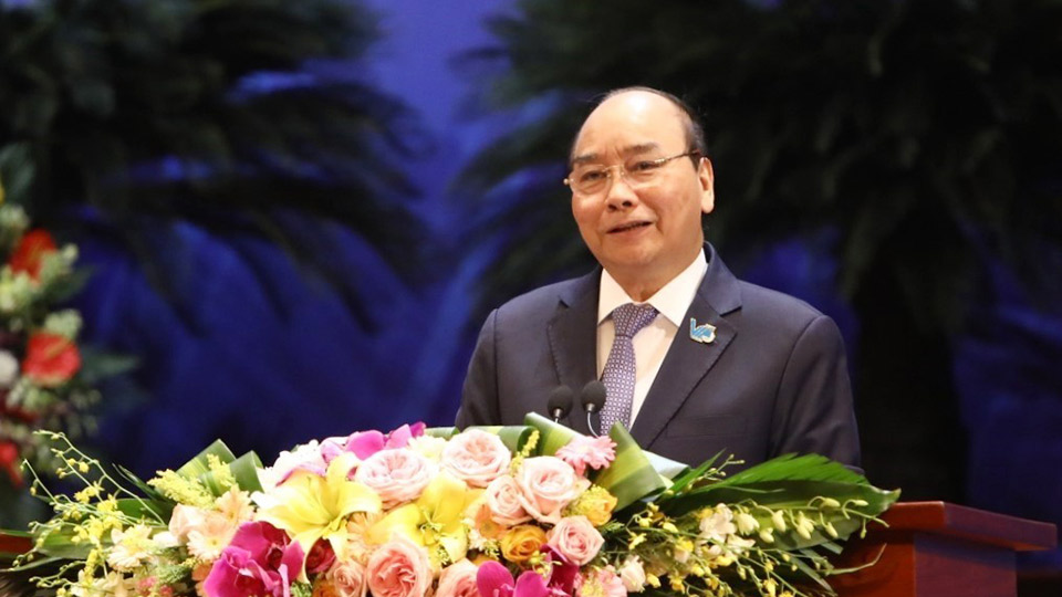 Thủ tướng Nguyễn Xuân Phúc phát biểu kết luận buổi đối thoại.  Ảnh: Văn Điệp - TTXVN
