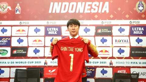 HLV Shin Tae Yong chính thức tiếp quản chiếc “ghế nóng” ở tuyển Indonesia với bản hợp đồng đầy tham vọng kéo dài bốn năm cùng bóng đá xứ Vạn đảo. 