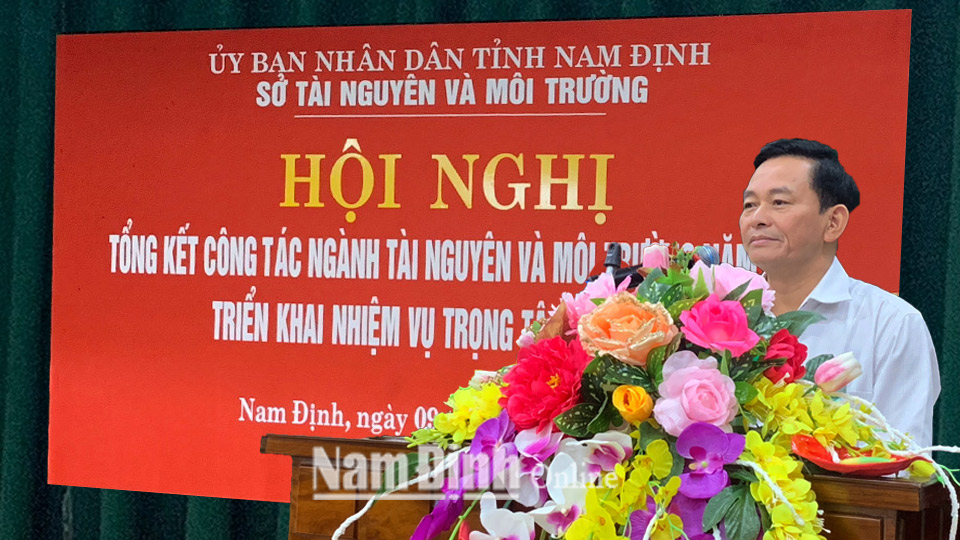 Đồng chí Nguyễn Phùng Hoan, TUV, Phó Chủ tịch UBND tỉnh phát biểu tại hội nghị.