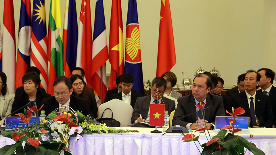 Ngày 15-10, tại thành phố Đà Lạt (tỉnh Lâm Đồng) đã diễn ra Hội nghị Quan chức cao cấp ASEAN - Trung Quốc về Thực hiện Tuyên bố về ứng xử của các bên ở Biển Đông (DOC) lần thứ 18. Ảnh: Quốc Hùng - Đặng Tuấn/TTXVN