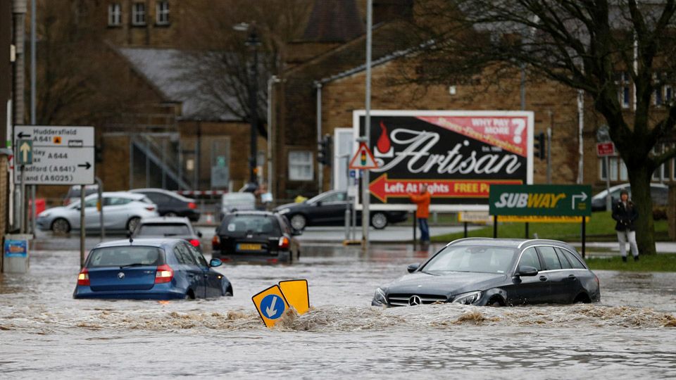 Tình trạng ngập lụt tại Tây Yorkshire, Anh, ngày 9-2.  Ảnh: Reuters