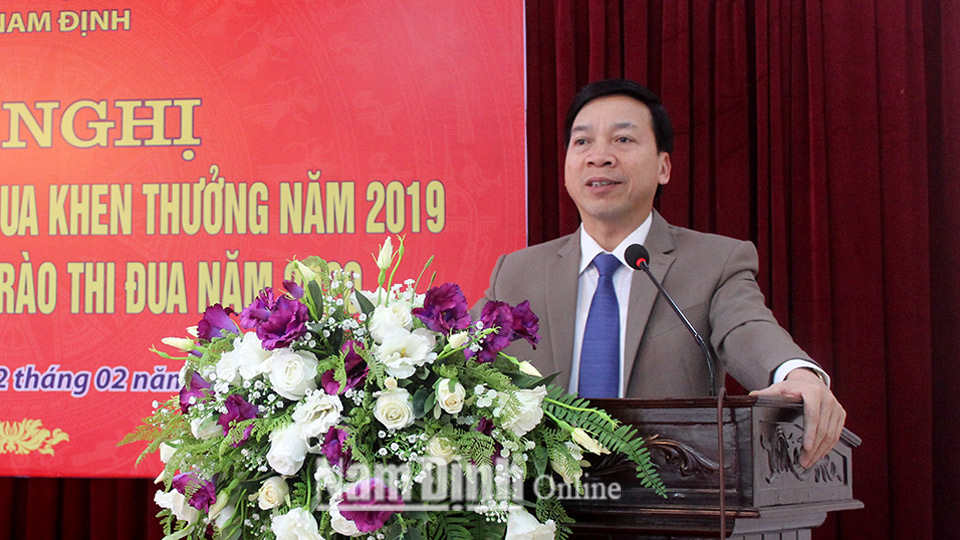 Đồng chí Trần Văn Chung, Phó Bí thư Thường trực Tỉnh ủy, Chủ tịch HĐND tỉnh phát biểu chỉ đạo tại hội nghị.