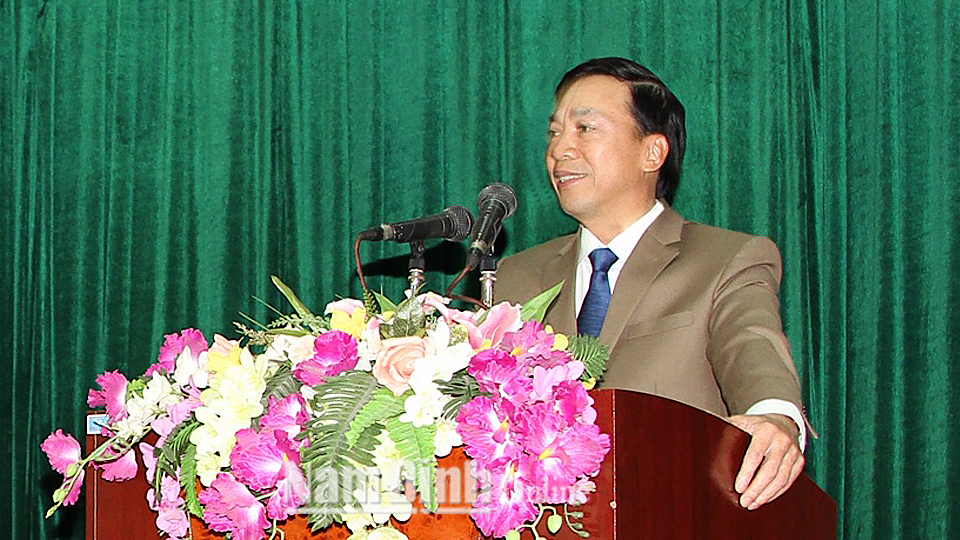 Đồng chí Trần Văn Chung, Phó Bí thư Thường trực Tỉnh ủy, Chủ tịch HĐND tỉnh, Chủ tịch Hội đồng tuyển dụng công chức, viên chức tỉnh phát biểu tại Lễ khai mạc kỳ thi.