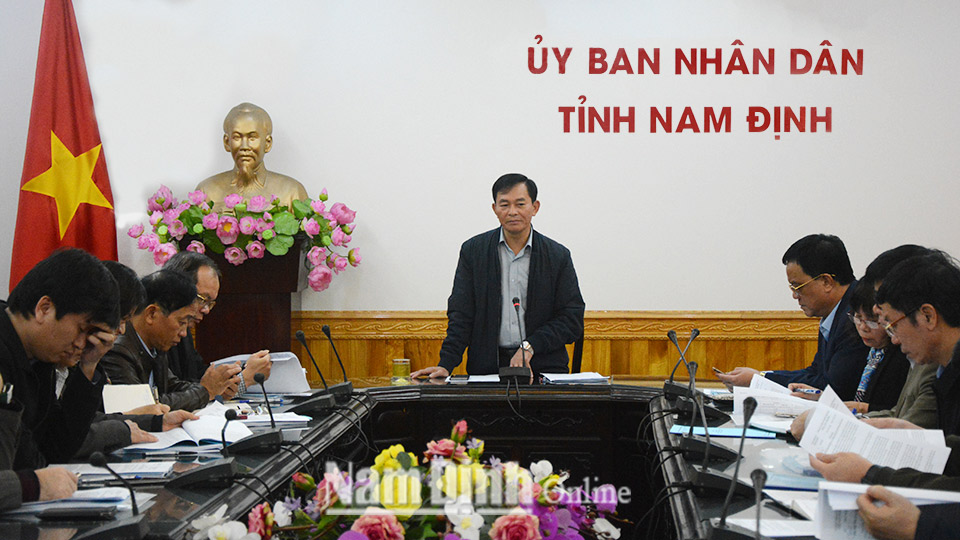 Đồng chí Nguyễn Phùng Hoan, TUV, Phó Chủ tịch UBND tỉnh phát biểu kết luận hội nghị.