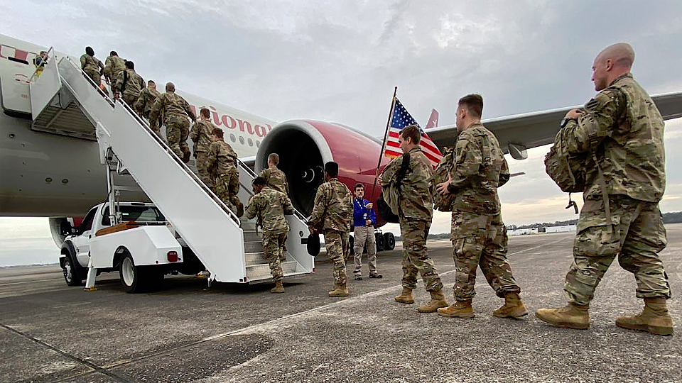 Nhóm binh sĩ Mỹ tham gia tập trận xuất phát từ sân bay quân sự Hunter nằm ở Savannah, bang Georgia ngày 21/2. Ảnh minh họa: Lữ đoàn Spartan