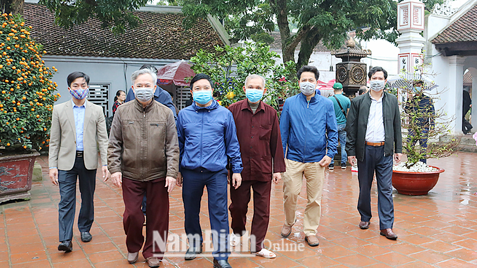 Lãnh đạo Sở VH, TT và DL kiểm tra công tác phòng, chống dịch bệnh COVID-19 tại Khu di tích lịch sử - văn hóa quốc gia đặc biệt Đền Trần - Chùa Tháp (phường Lộc Vượng, thành phố Nam Định).