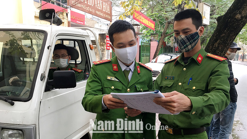 Công an phường Vị Xuyên (thành phố Nam Định) triển khai phương án xâm nhập địa bàn, giải quyết vụ việc phức tạp.