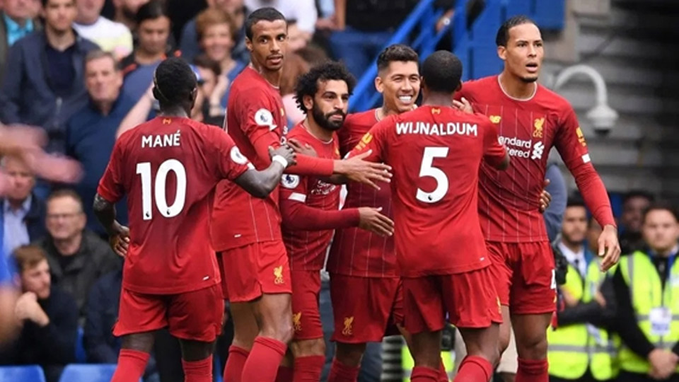 Liverpool có lẽ là đội bóng mong ngóng Premier League mùa giải 2019-2020 nối lại nhất để có thể lên ngôi vô địch sau 30 năm chờ đợi. Ảnh: Metro.