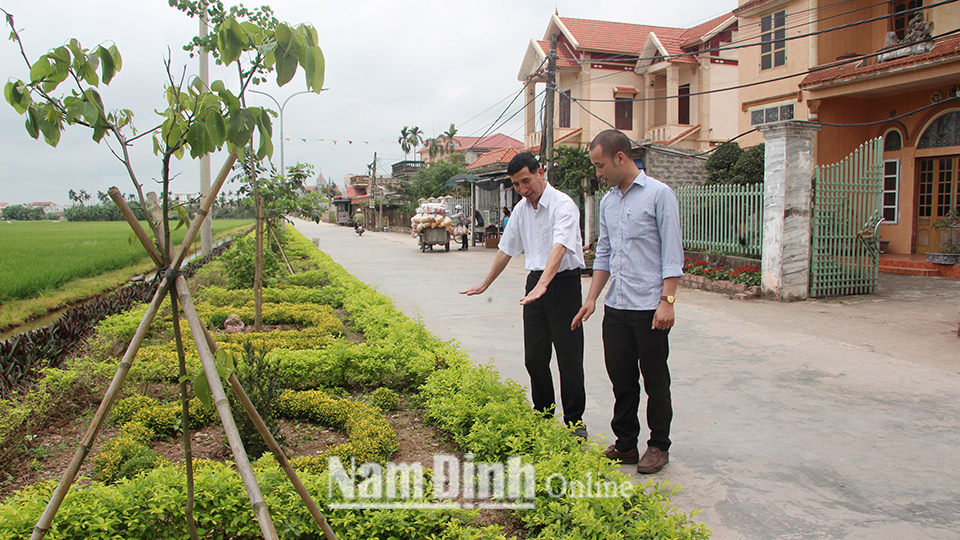 Tuyến đường hoa kiểu mẫu ở tổ dân phố Tây Đường 2, thị trấn Ninh Cường.