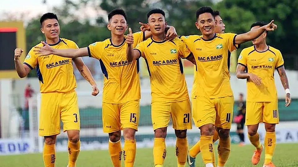 Niềm vui chiến thắng của các cầu thủ Sông Lam Nghệ An.