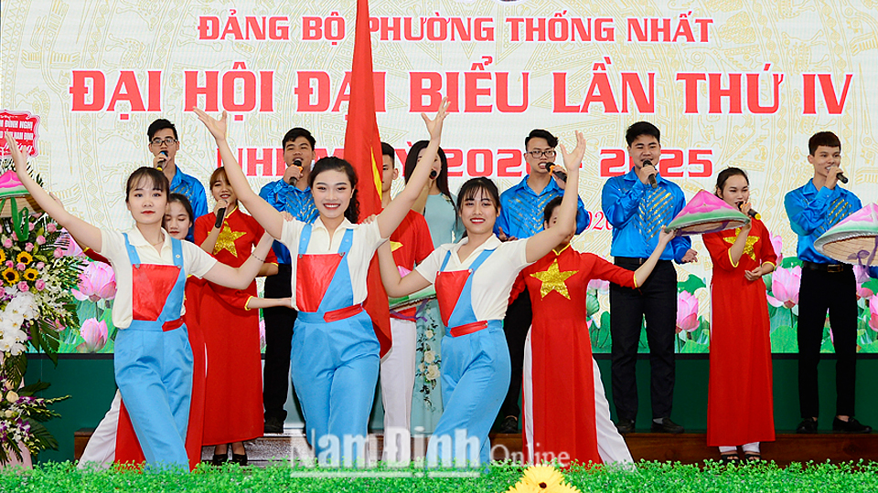 Chương trình văn nghệ chào mừng Đại hội Đảng bộ phường Thống Nhất (thành phố Nam Định), nhiệm kỳ 2020-2025.