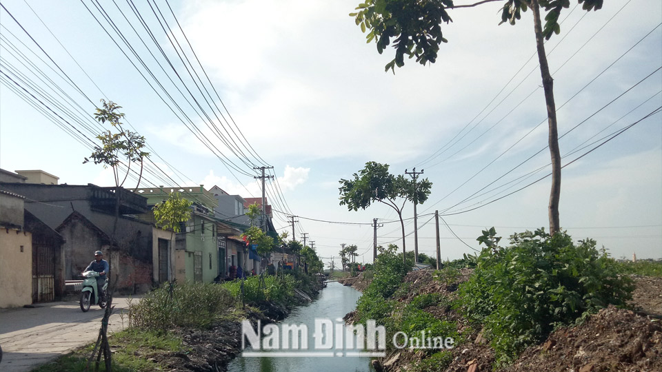 Hệ thống sông, kênh quanh làng nghề Bình Yên đã được xã Nam Thanh nạo vét, nâng cấp, đảm bảo lưu thông nước thải.