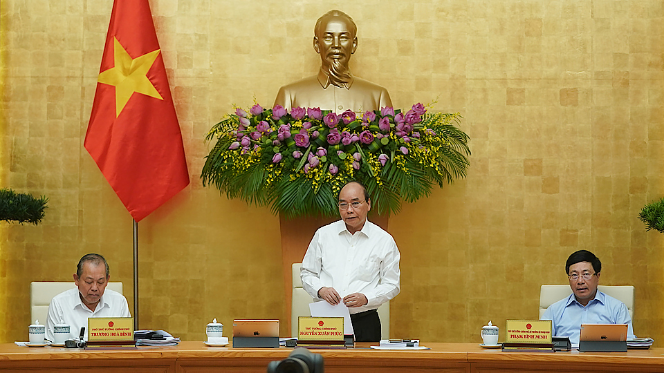 Thủ tướng Nguyễn Xuân Phúc chủ trì phiên họp Chính phủ tháng 5-2020. Ảnh: VGP/Quang Hiếu