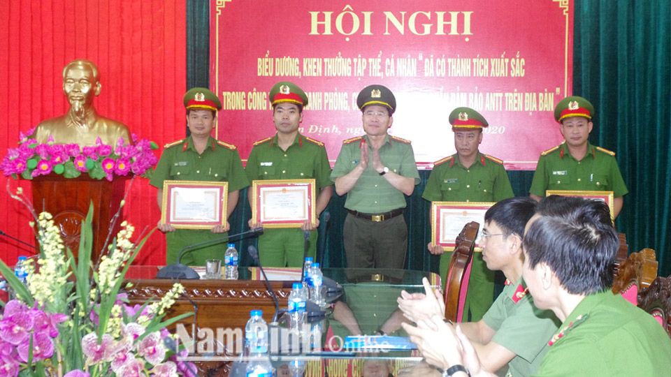 Đại tá Phạm Văn Long, Ủy viên Ban TVTU, Giám đốc Công an tỉnh tới dự.