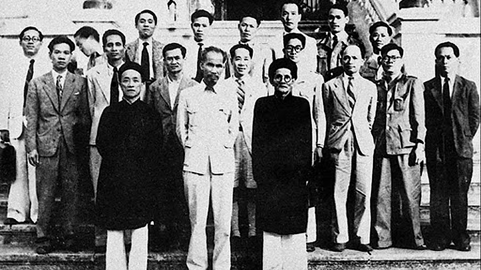 Chính phủ Việt Nam Dân chủ Cộng hòa được thành lập do Hồ Chí Minh làm Chủ tịch ra mắt quốc dân (3-11-1946).  Ảnh: Tư liệu
