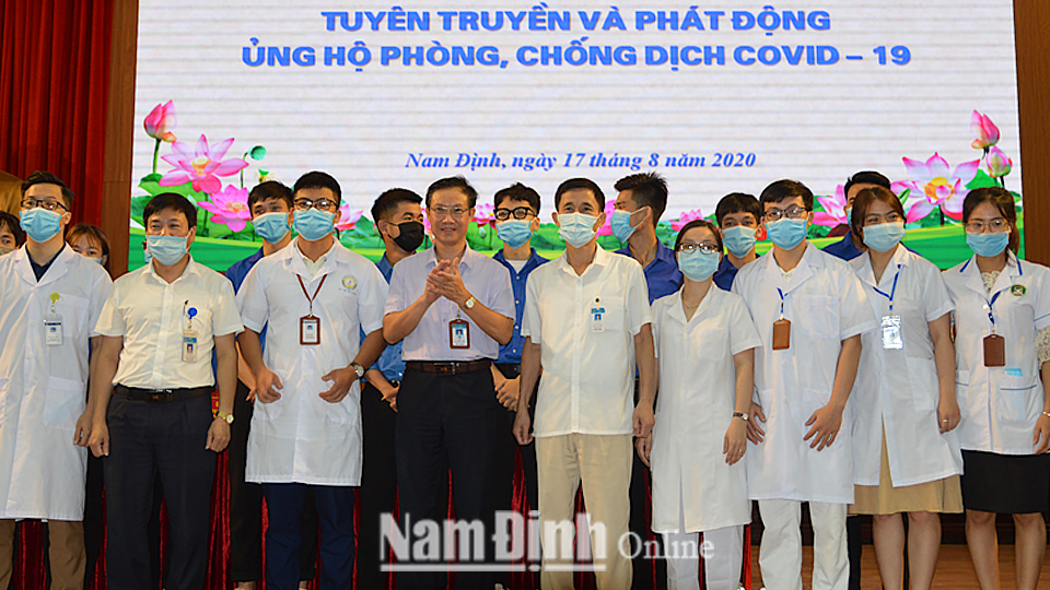 Trường Đại học Điều Dưỡng Nam Định đã tổ chức tuyên truyền và phát động ủng hộ phòng, chống dịch COVID-19.