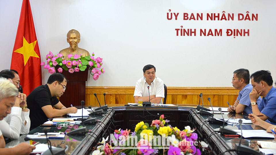 Đồng chí Trần Lê Đoài, TUV, Phó Chủ tịch UBND tỉnh phát biểu kết luận hội nghị.