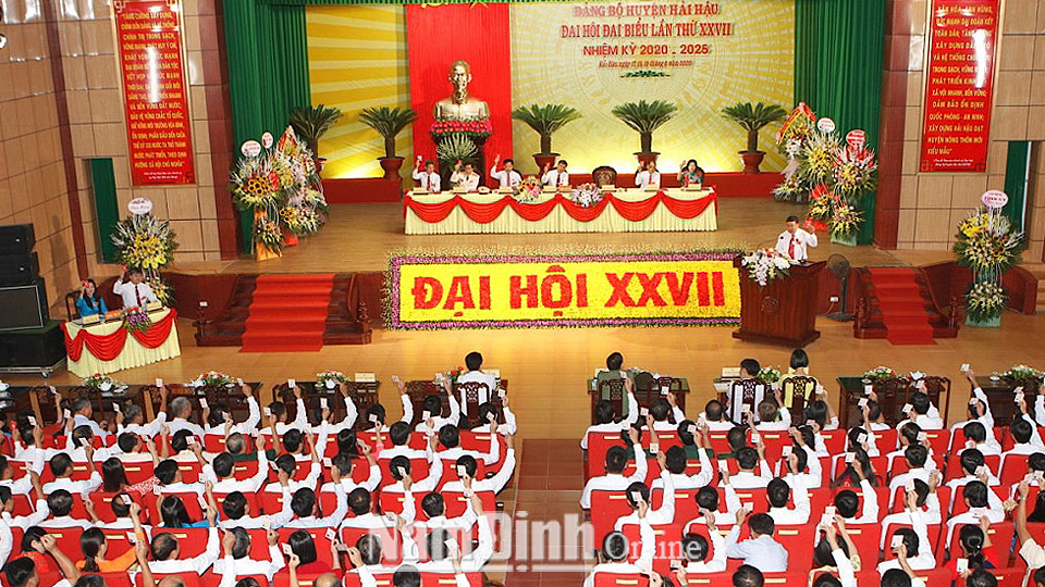 Đại hội Đảng bộ huyện Hải Hậu biểu quyết thông qua kết quả bầu cử Ban Chấp hành Đảng bộ huyện, nhiệm kỳ 2020-2025