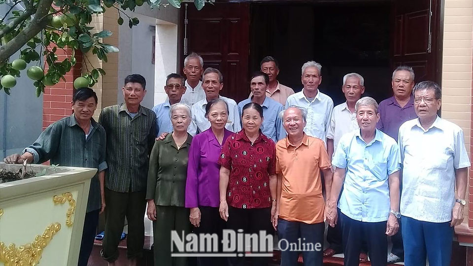 Hội Cựu TNXP tỉnh thăm hỏi, động viên hội viên cựu TNXP huyện Hải Hậu.