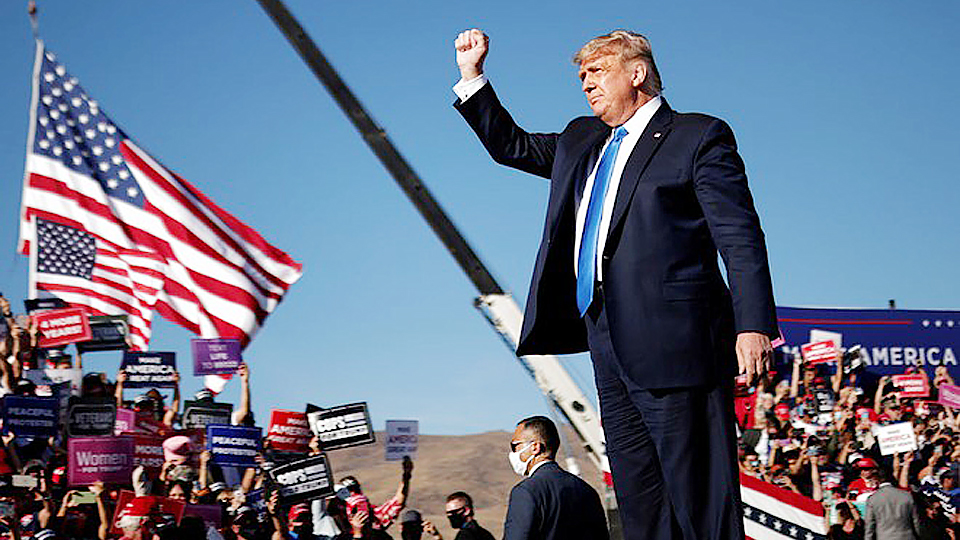 Tổng thống Trump vận động tranh cử tại thành phố Carson, bang Nevada ngày 18-10. Ảnh: Reuters